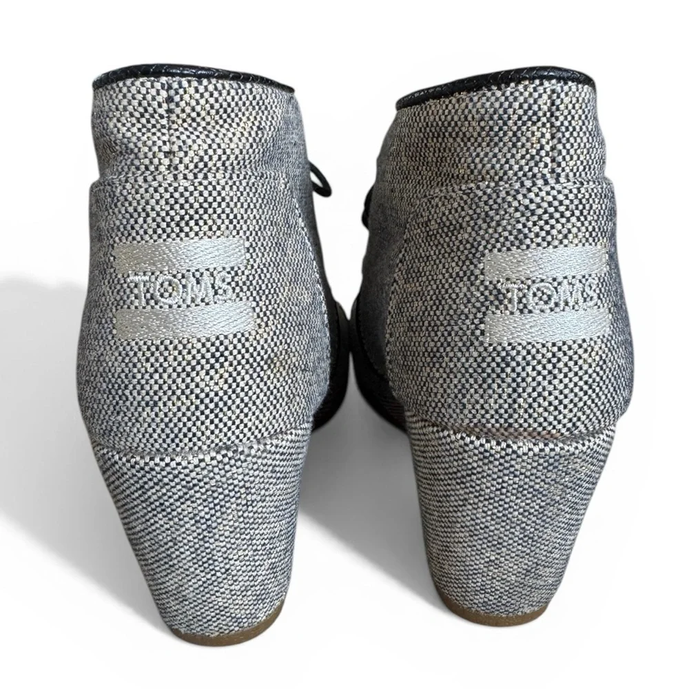 TOMS Wedge Ankle Booties Lace Up Tweed Black Cream Size 7